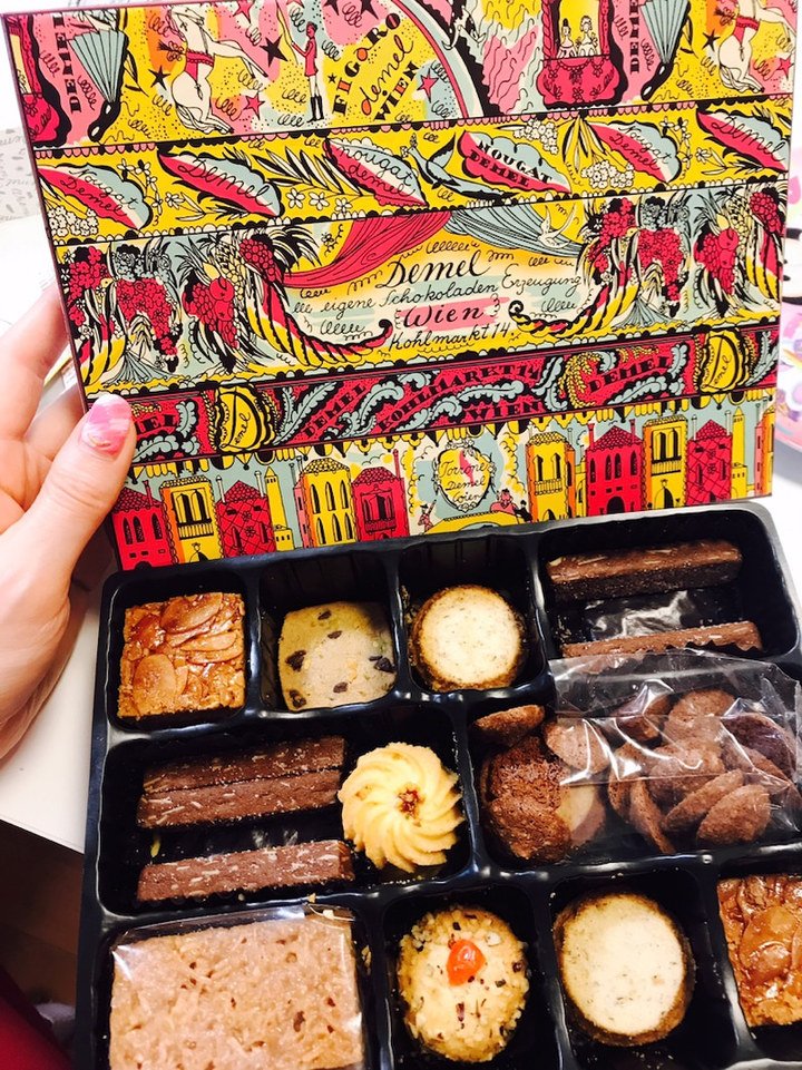 Miyaりん 旅インスタグラマー デメル の クッキー お上品 ウィーン菓子 Demel 焼き菓子 Miyaオフィシャルブログ 音楽 美容 T Co Ejybhbatfu Tabelog