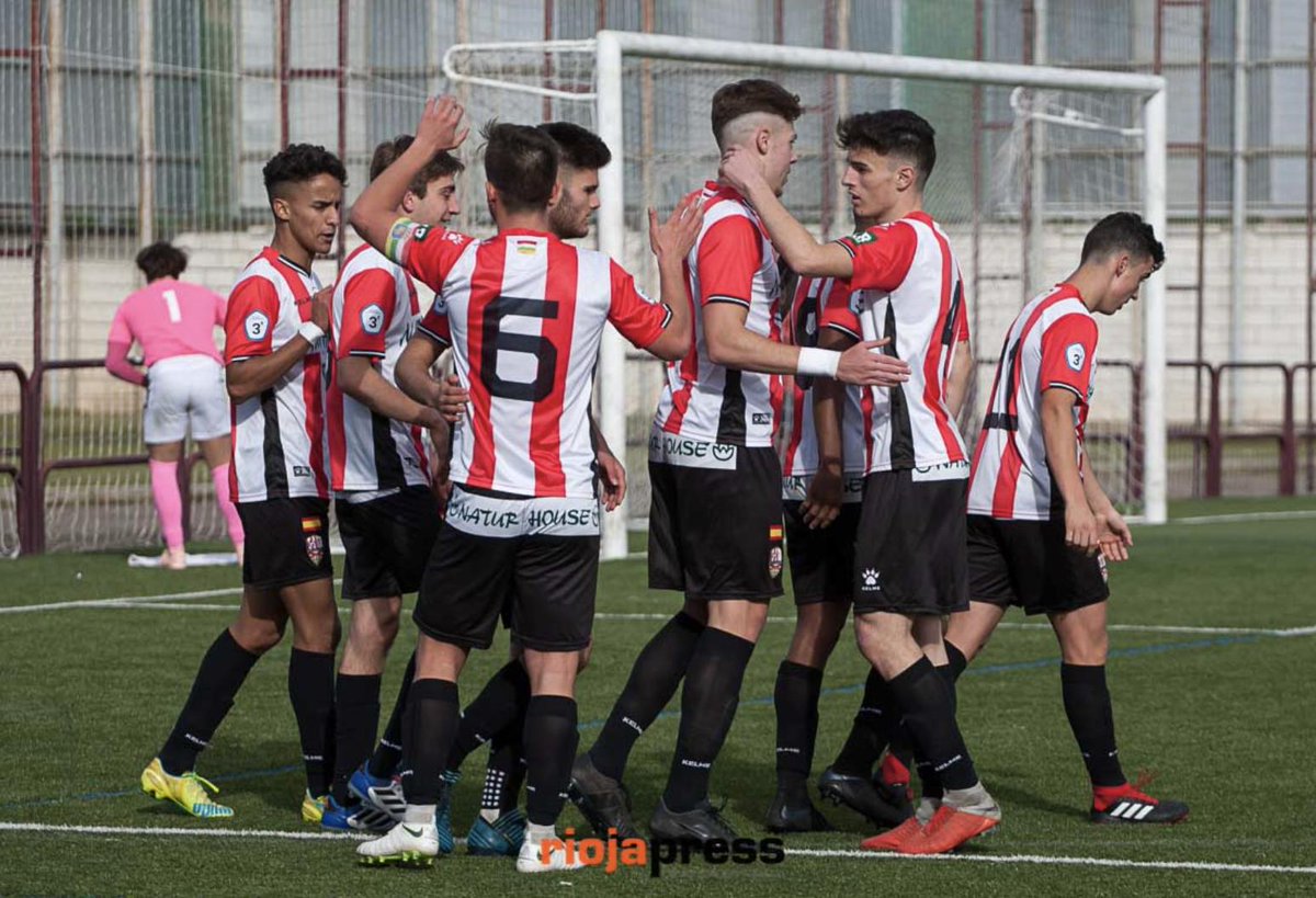 UDLogrones's tweet photo. Pero hoy no solo es día importante en El Sardinero... En La Estrella hay una cita histórica: ¡la #UDLPromesas puede lograr el playoff a Segunda B! 
👉 Apunten: 17.30h, ante el @CalasancioC. ¡Todo apoyo será bienvenido!

📸 @riojapresscom 

#JugamosTodos #CanteraUDLog #UDLog https://t.co/srZ25nv6xk