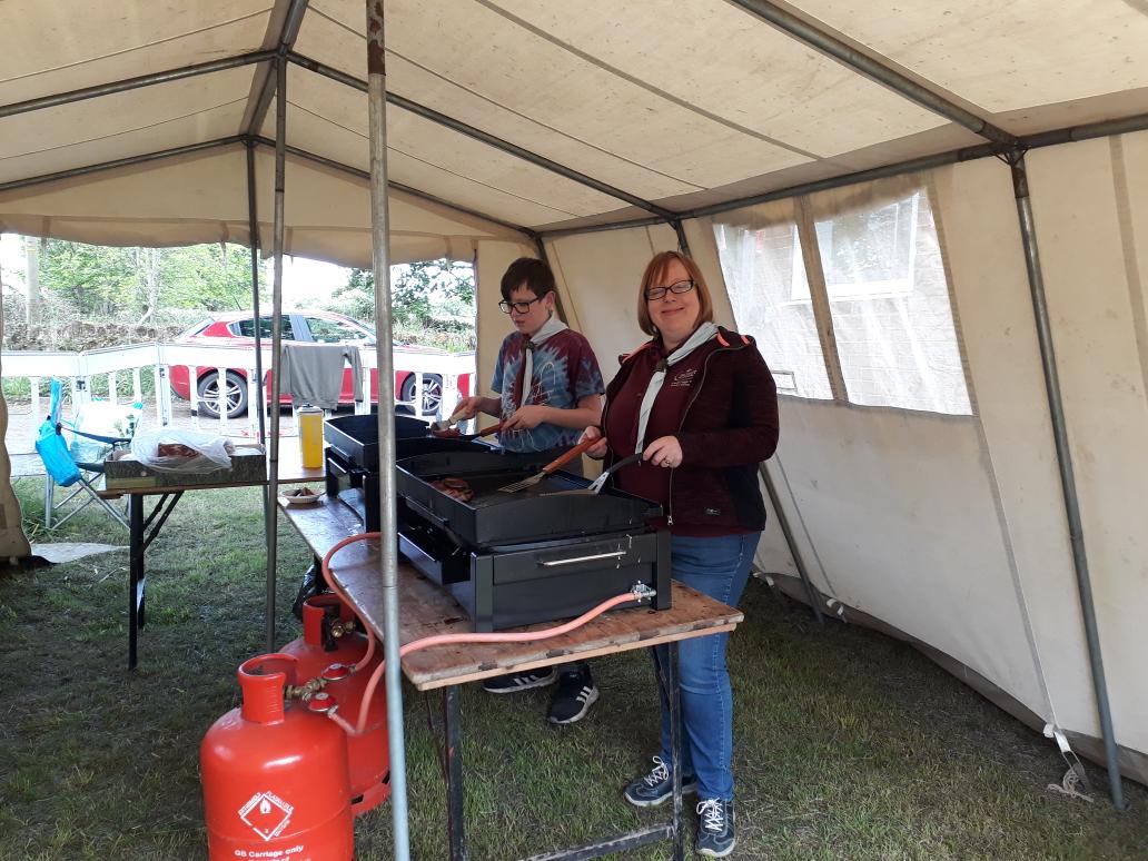 CookridgeScouts's tweet photo. @CookridgeRun Don't fancy a cake. Bacon butties underway for when you finish #cookridge #CancerResearch https://t.co/Yn63ijpRkI