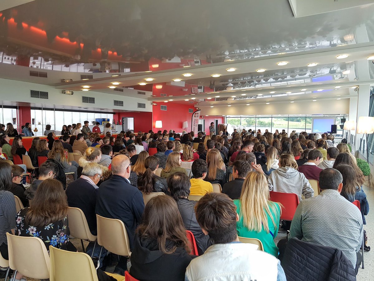LpoA_Fournier32's tweet photo. @PrixNogaro @b_thomasson @PierreRaufast @CamilleBrunel @MyBooxMyLife @Bussibus @jmblanquer @MBlugeon @actoulouse @Occitanie @EducationFrance @LeGers32 @b_thomasson @PierreRaufast @CamilleBrunel @MyBooxMyLife #FranckBouysse #FrédériqueMartin #EmmanuelleFavier #VincentLahouze Merci pour vos livres, votre talent, votre générosité, votre engagement, vos styles, vos mots, vos univers! Que ces heures furent douces en votre compagnie! https://t.co/e6en2nzfNt