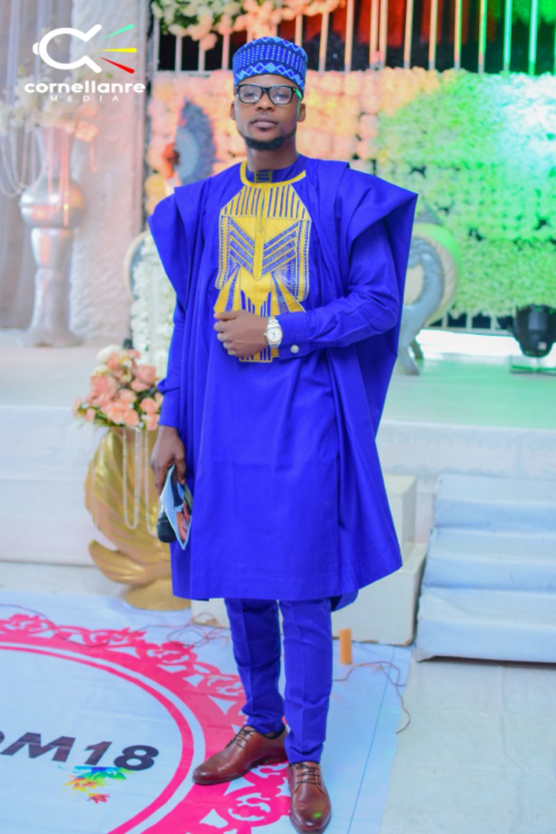 mclayor's tweet photo. One of the things I do with my leisure times! Styling!! Creativity at its peak!!
#Ankarapattern #AsoOke #Agbadaformen https://t.co/LMtai2Rjo9