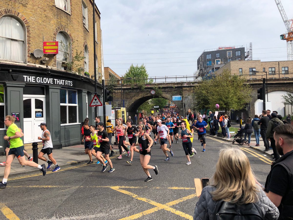 duncangoose's tweet photo. Come on the runners at #Hackney5k today with @Virgin_Sport 💧🏃🏼♀️. @OneDifference https://t.co/LOqsLoPgH7