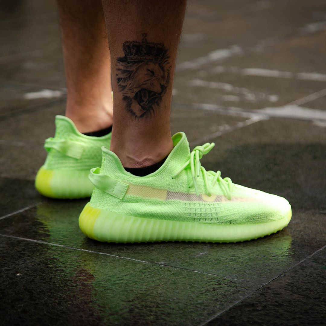 thesolesupplier's tweet photo. Yeezy 350 V2 'Glow In The Dark' launches next week. RT for the win, LIKE for the pass!

https://t.co/SEosTJvAvZ https://t.co/5WVCKMH8lr