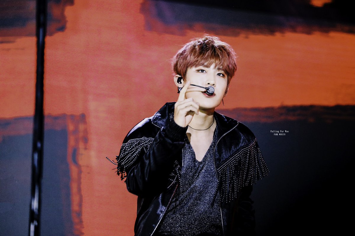 FallforWOO1102's tweet photo. 190518 드림콘서트 

숨이 막혀....... ♡__♡
#에이비식스 #박우진 #AB6IX #PARKWOOJIN https://t.co/Ju9lZQTbn7