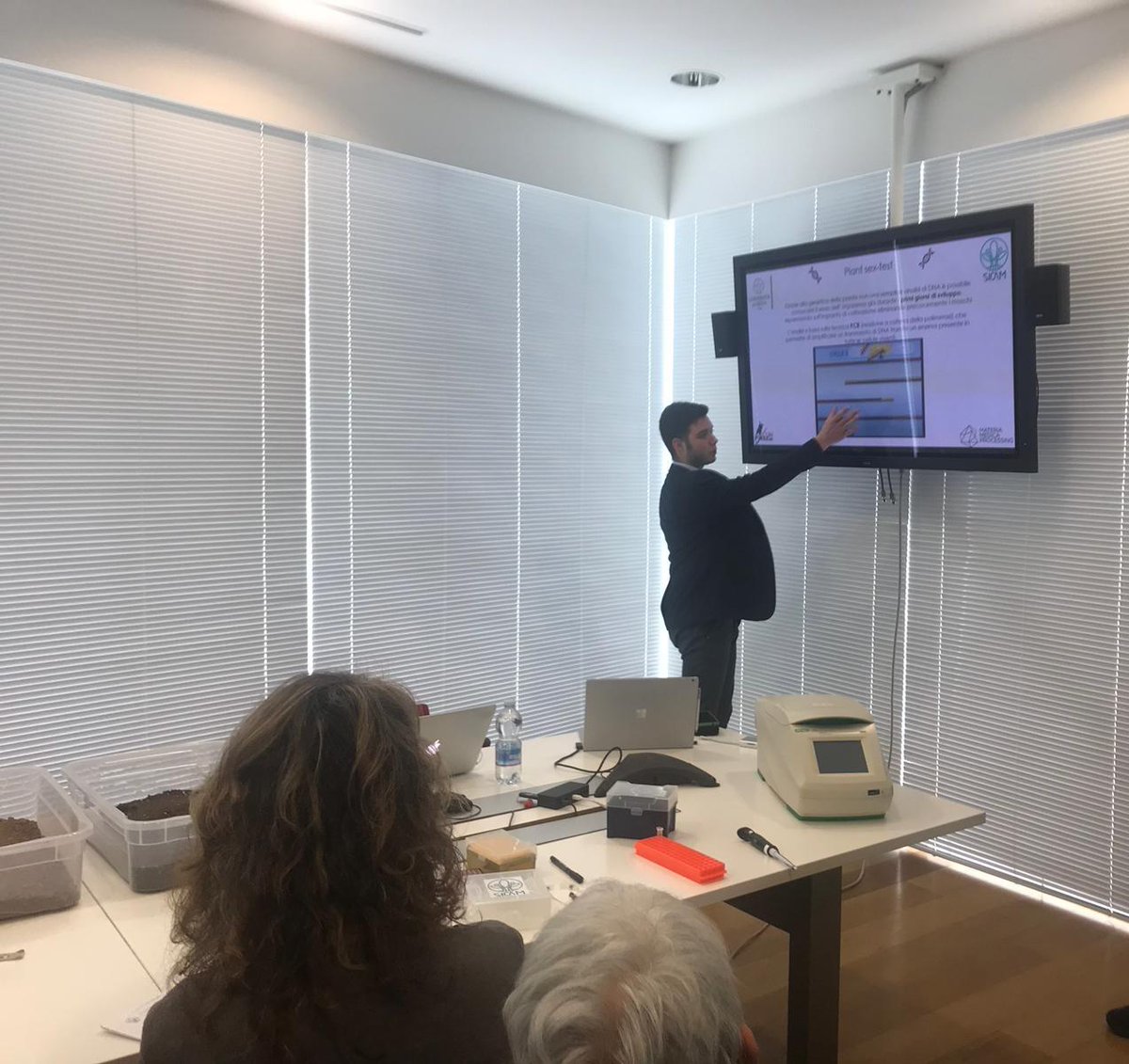 EszLab's tweet photo. Cannabis_Update
What a great workshop yesterday at Toscana Life Sciences foundation!
@esz_lab with @sicamweb and @mmp_it talking about #cannabis and its #genetic properties.

#hemp #sextest #microbiome #chemotype #male #female
🍁🌱🧬👨‍🔬👩‍🔬 https://t.co/kxQf271TrA