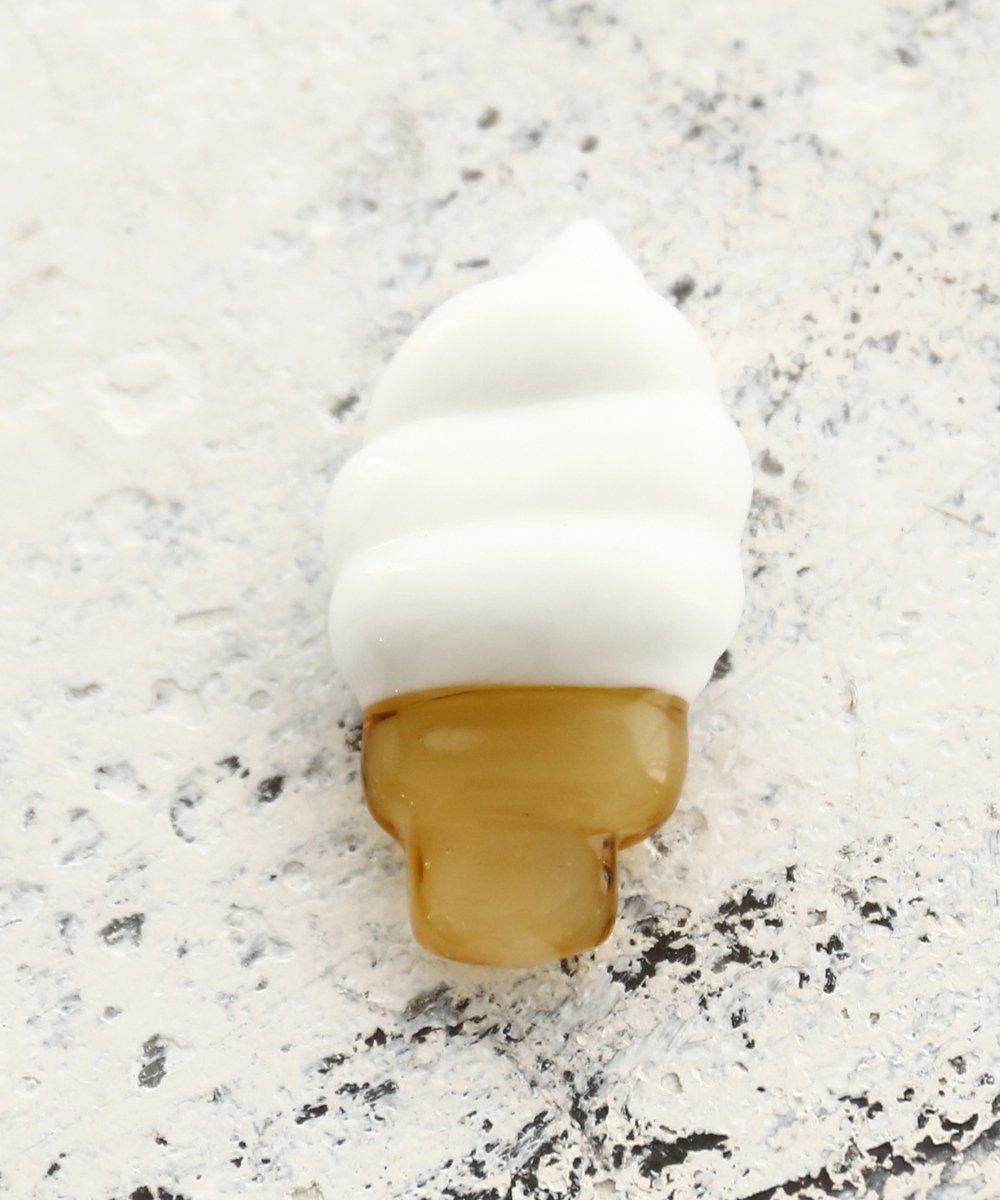 Afternoon Tea アイス型の可愛らしいガラス製箸置きです 可愛いデザインで食卓から夏を楽しめそう お子様にも喜ばれそうなアイテムです レッド スイカバー ブルー ソーダアイス ホワイト ソフトクリーム の３色をご用意しました 箸置き