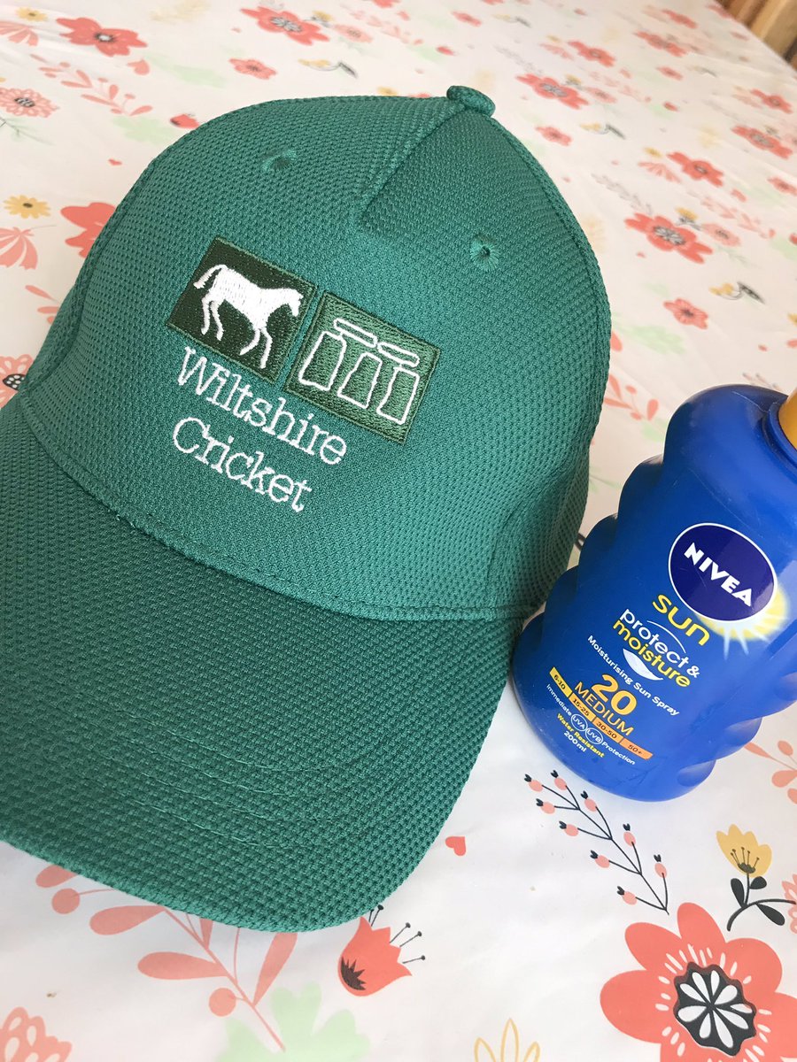 emmaxdave's tweet photo. Perfect combo🏏☀️ https://t.co/L82nIm1E8q