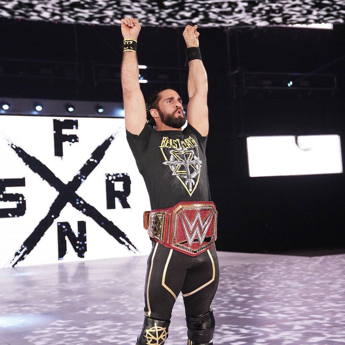 ConnectWWE's tweet image. Who Do You Want To 
See Win The Universal 
Title Match Tonight?

RT For #SethRollins
             Or
Like For #AjStyles

#MITB