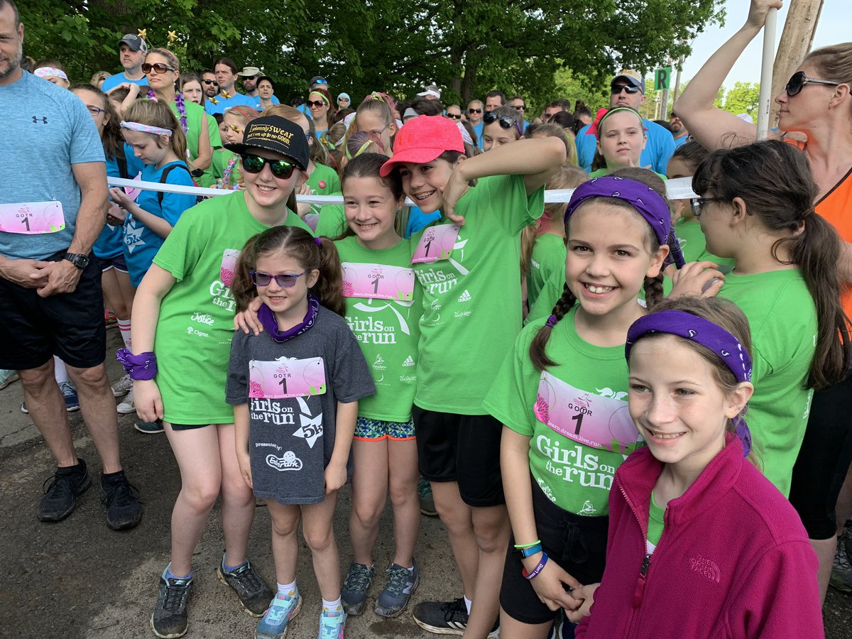 MelMoses1's tweet photo. What a gorgeous day for GOTR 5K!  ☀️🏃🏻‍♀️❤️👏🏼 @hasd_wpt @GotrMagee @StanwoodMakers @wendymmilne66 https://t.co/T1iBcMmJKy