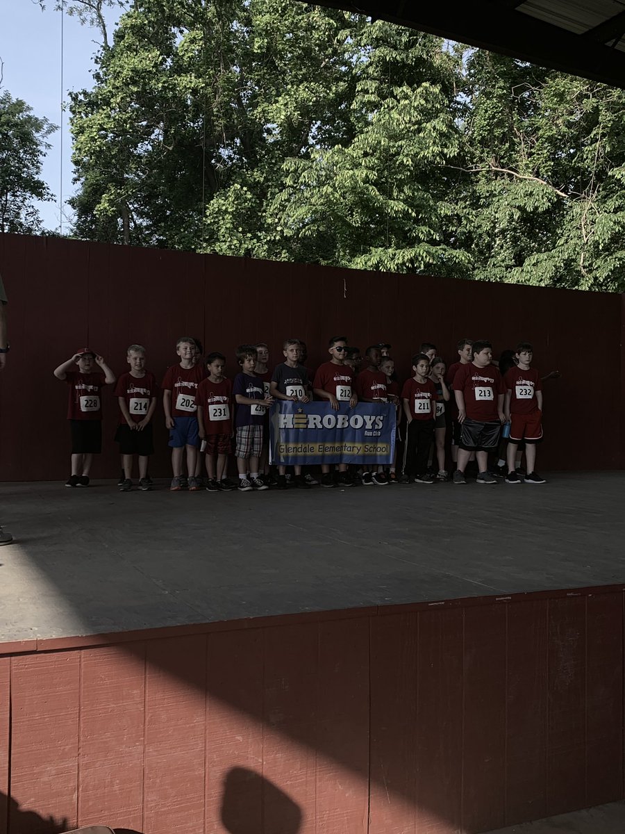 GlendaleESAACPS's tweet photo. Hero Boys Race at the Fairgrounds! We are so grateful for our dedicated staff, students and families! https://t.co/DpvvUPLffu