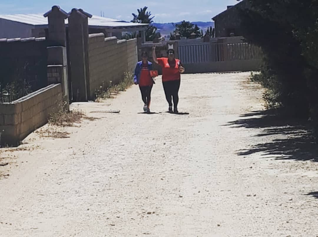 carmen_sm81's tweet photo. Seguimos con el puerta a puerta...Hoy hemos visitado a l@s vecinos de Barrionuevo, Lagunetas, Vigía y La Florida.
#ContamosContigo #ContigoConConil el 26 de mayo #HazQuePase #VotaPsoe 🌹#EsLaHoraDelCambio  #ElConilQueQuieres #UnConilConCorazon #VotaCarmenSanchez Conil/❤ https://t.co/jd4r1s2xTs