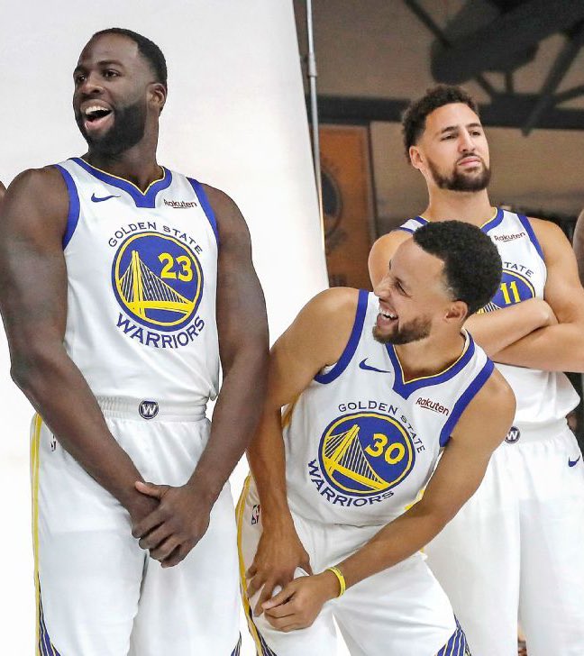 TheDunkCentral's tweet photo. Numbers since KD got hurt: 

Stephen Curry: 35.5p, 6.3r, 5.5a
47% FG, 41% 3PT, 97% FT

Klay Thompson: 24.0p, 1.5b, 3.8 3PM
42% FG, 43% 3PT, 90% FT

Draymond Green: 14.0p, 10.8r, 7.8a, 1.8s, 2.5b, 52% FG

Warriors 4-0 https://t.co/RVr0FDKsqu