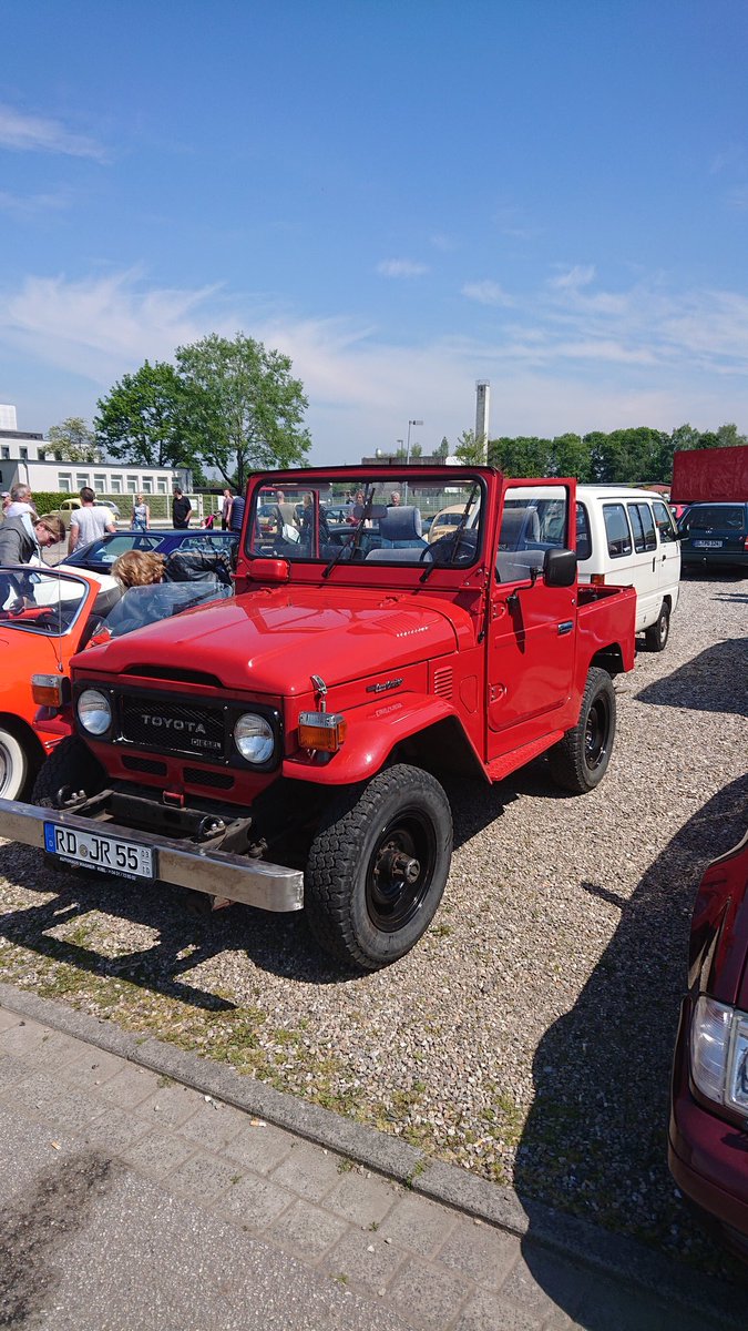 AndreasDoerich's tweet photo. Spaziergang über die Klassikertage Schleswig-Holstein in Neumünster - erfrischend viel Abwechslung im Vergleich zu anderen Messen. #ktsh #ktsh19 https://t.co/8ME8P7suam