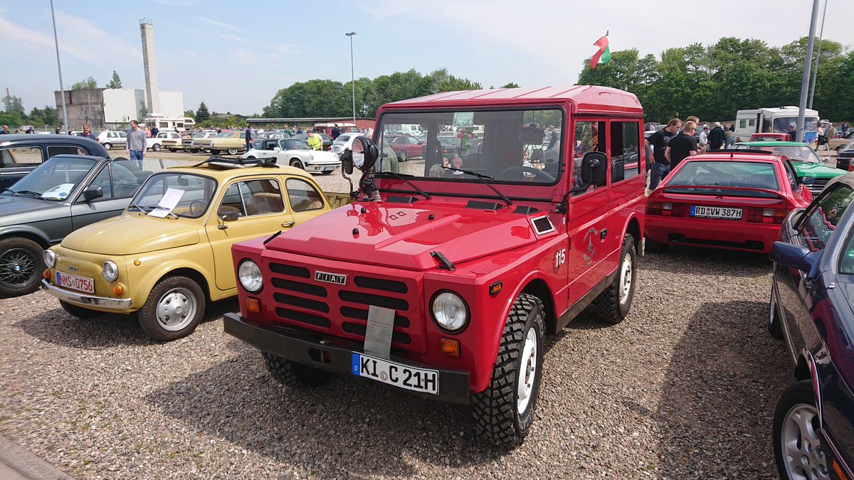 AndreasDoerich's tweet photo. Spaziergang über die Klassikertage Schleswig-Holstein in Neumünster - erfrischend viel Abwechslung im Vergleich zu anderen Messen. #ktsh #ktsh19 https://t.co/8ME8P7suam
