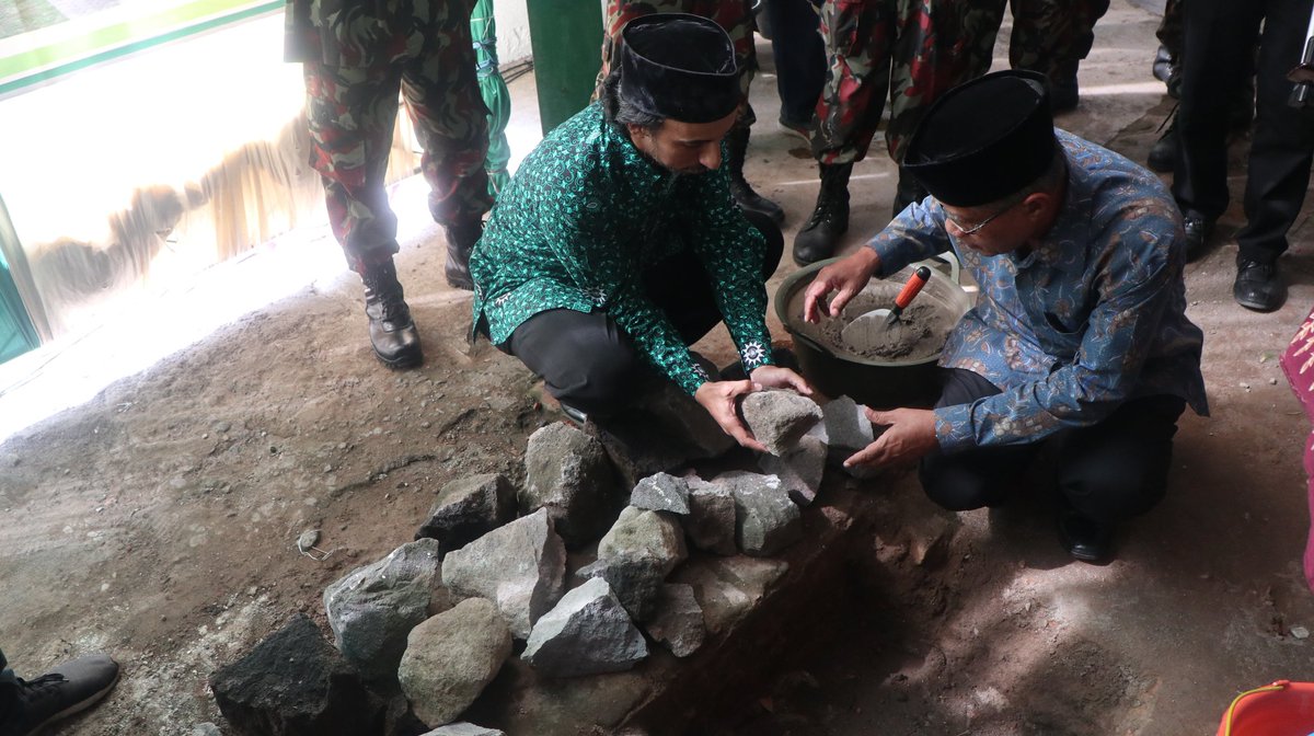 muhammadiyah's tweet photo. Haedar Lakukan Peletakan Batu Pertama Gedung SD Muhammadiyah Kraton #muhammadiyah #sdmuhammadiyah #sekolahmuhammadiyah #kraton #pendidikan https://t.co/9zey8pZzxn https://t.co/LlTCQgqiJ3
