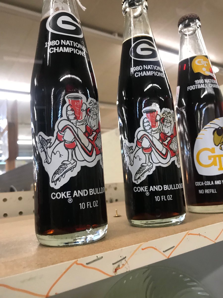 bherrenwde90's tweet image. Saw these at an ANTIQUE shop. They looked REALLY OLD!! Does anyone know what they are worth? I may need to consult  with an archeologist!🤓😛😂💙🧡#howmanydays #WarEagle