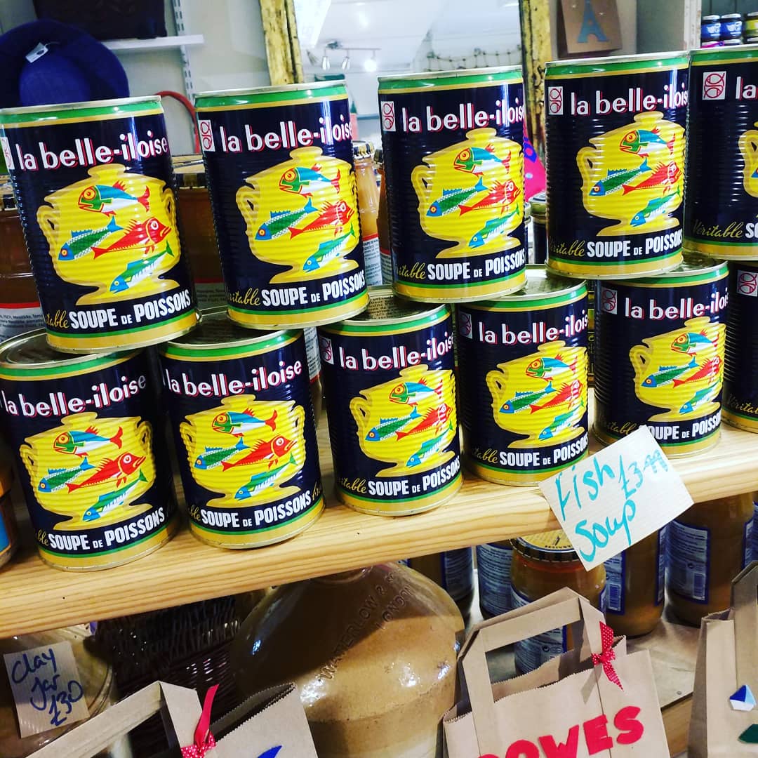 RosaliesofCowes's tweet photo. A super seafood soup stock up 🐟🐚🦐🦀 including traditional fish soup, provencal style fish soup, a veloute of shell fish, crab soup and lobster soup
#fishsoup #shellfishsoup #frenchcuisine #freshflavours #summerfood #greatwithaglassofwine #rosaliesofcowes #crab #lobster https://t.co/yK9SnYezTD