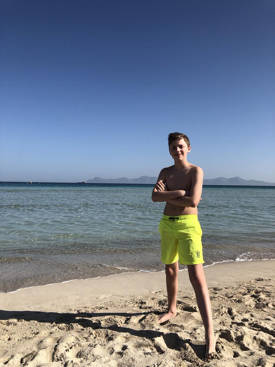 CrohnColitisNL's tweet photo. Ondanks de vele tegenslagen het afgelopen jaar is mijn zoon (13 jaar) nog steeds positief: ‘Ik heb colitis ulcerosa, maar colitis ulcerosa heeft mij niet - Sandra #IBDlevenskunst #wereldIBDdag https://t.co/sGWfTowUmC