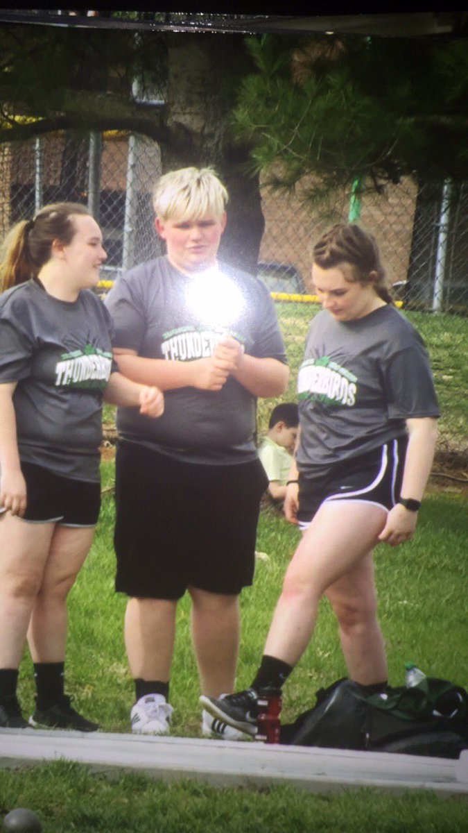 Alexa_Crouch_24's tweet photo. My track gang @NoahMcclure8 @RyleeMason  ❤️ love youuuuu https://t.co/1eVY89mIde