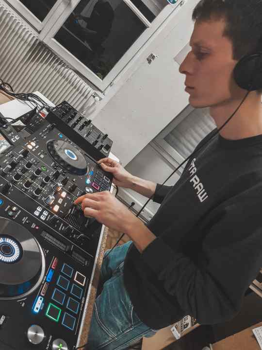 danightmusic's tweet photo. Dj Set on R.I.G FM
Hear more: https://t.co/Ec9yvKbC3u
#dj #Radio #bordeaux #DNGHT https://t.co/itc7MZe2G1