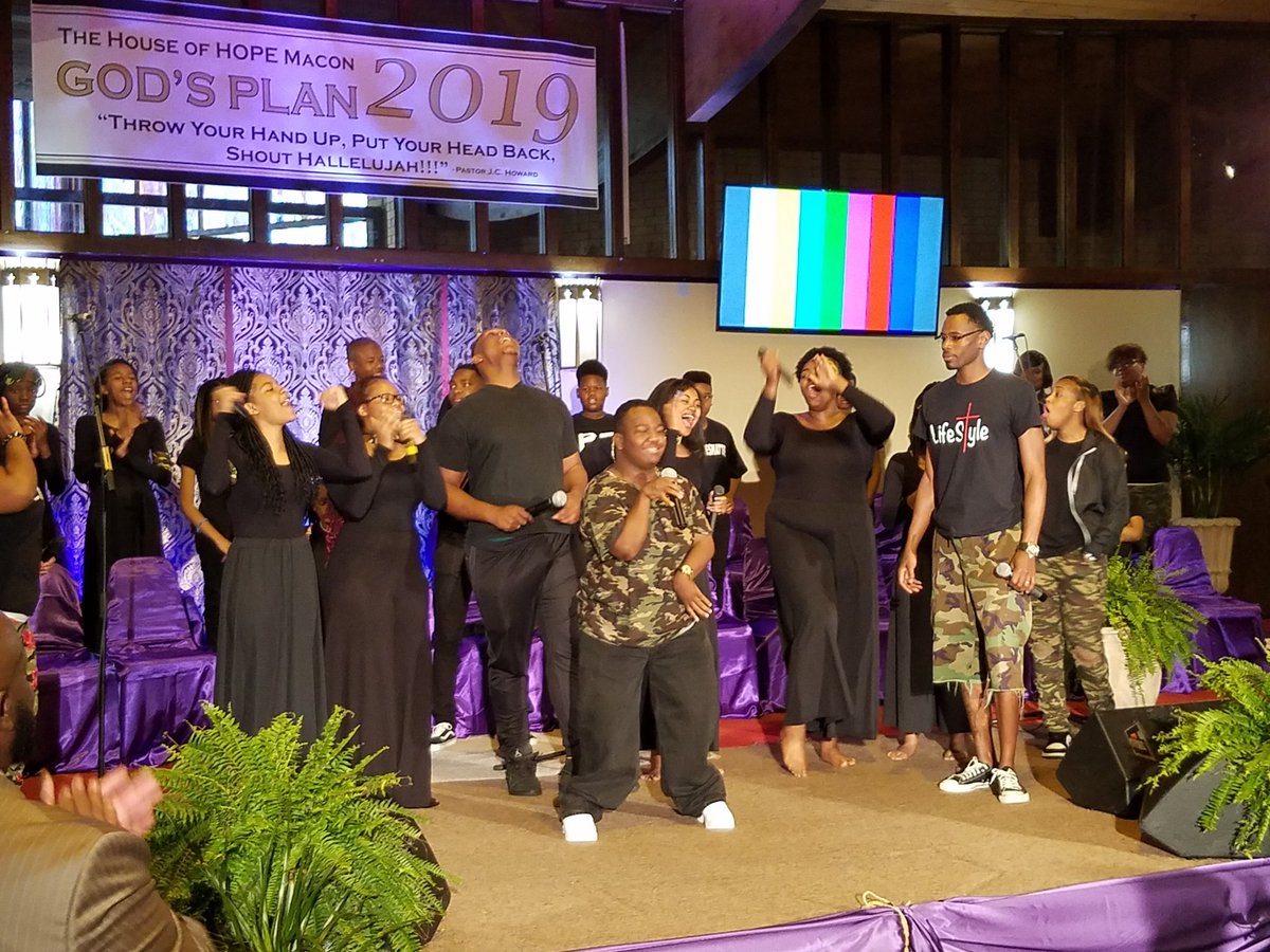 hohmacon's tweet photo. #LitSunday @jchowardSPEAKS @edeweysmith #GodsPlan https://t.co/pR6FQ8kOnB