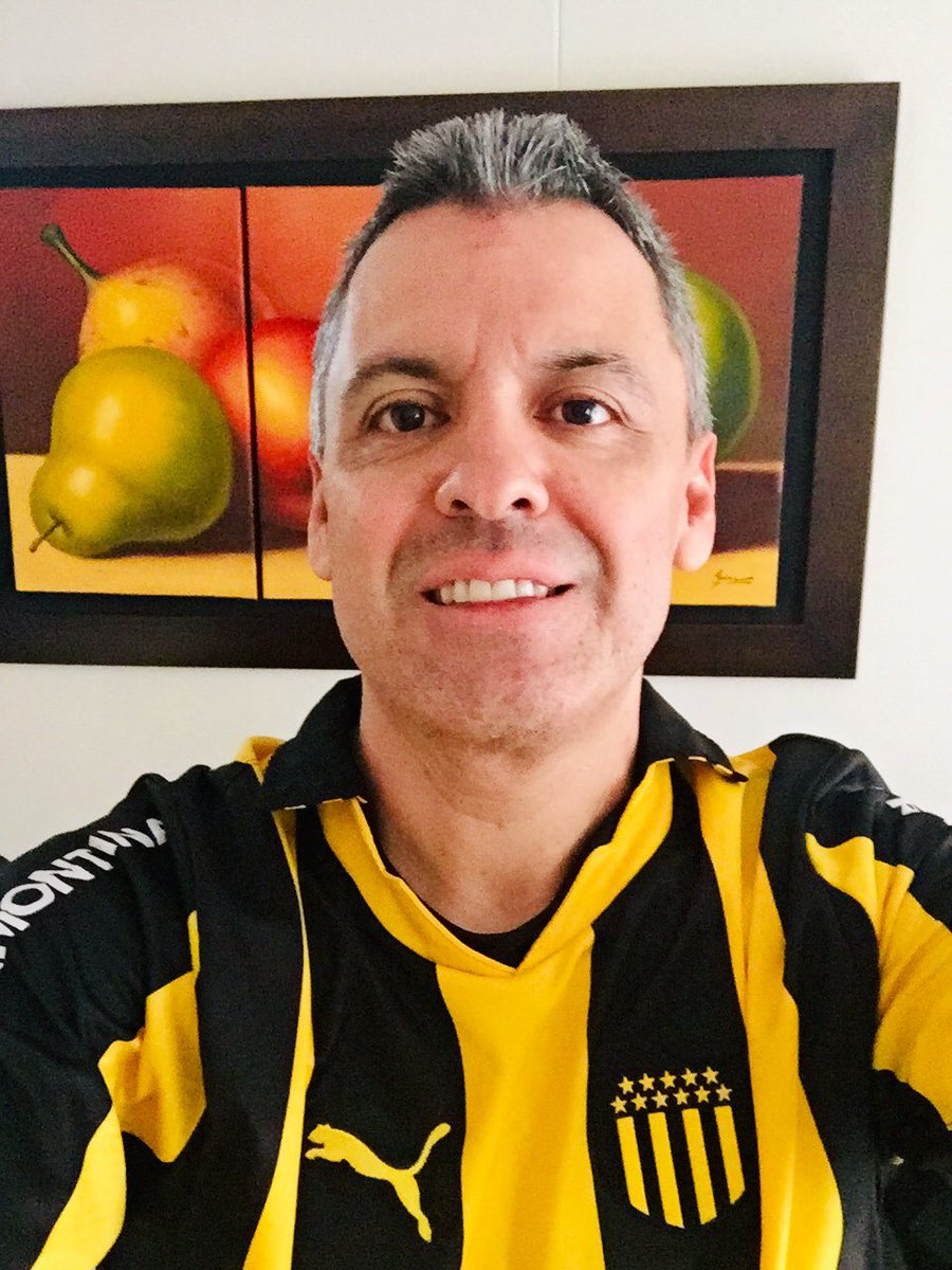 Grande mi quincuaquésimo campeón decano uruguayo. Desde Medellín Colombia celebro con Alegría. #Peñarolcampeón <a href="/OficialCAP/">PEÑAROL</a> <a href="/padreydecanocom/">padreydecano.com</a> <a href="/manyasdeltwiter/">Manyas del Twiter</a> <a href="/AUFOficial/">AUF</a> <a href="/SoyCelestee/">Selección Uruguaya</a> <a href="/SoyCelestee/">Selección Uruguaya</a> #peñarol