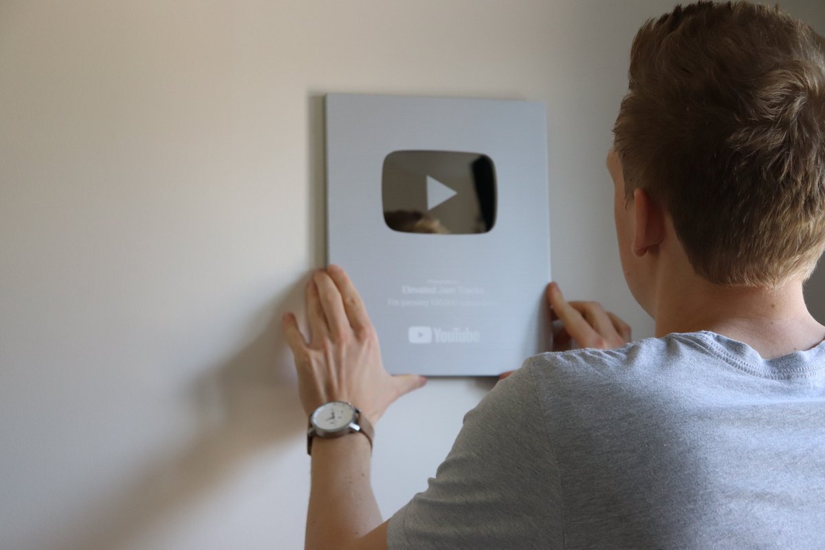 Elevatedjams's tweet photo. Proud to be hanging this on the wall. Thanks for all the love and support! 🤘
Little reveal video here: https://t.co/LIb14zpHmM https://t.co/EsBpffFhJu