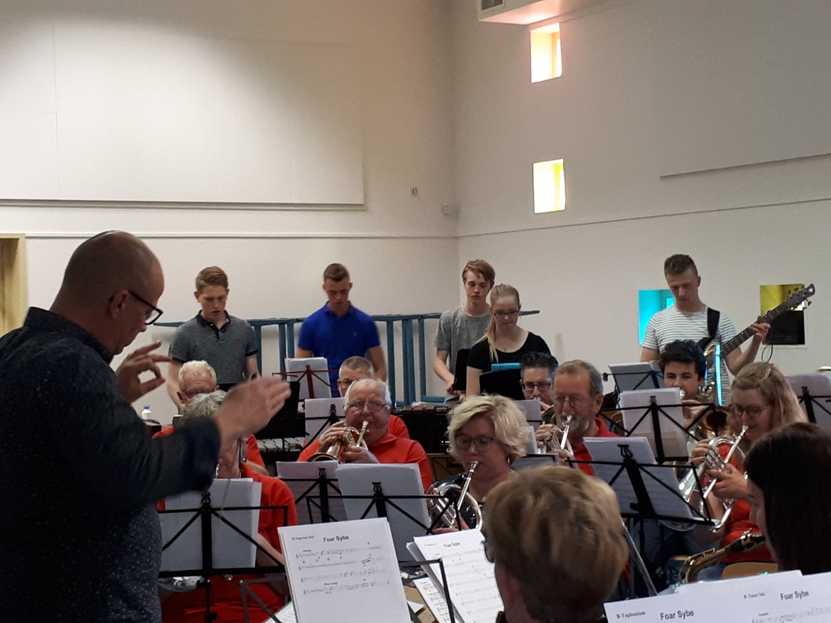 De Lofstem tweet media