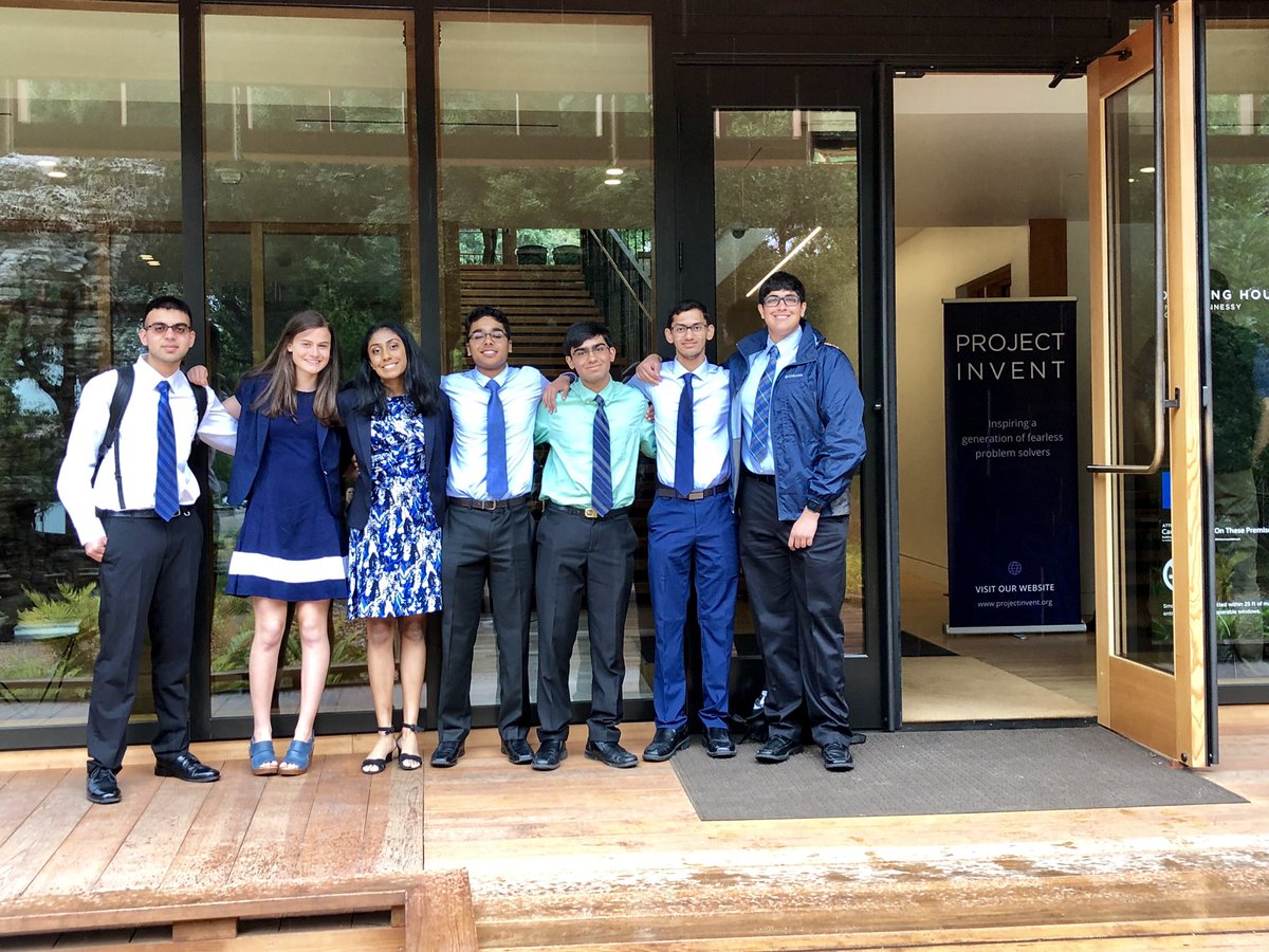 englishhaus's tweet photo. The SF STEM team presented SMARThex to a packed room @ Denning House, Stanford Univeristy. Proud of their dedication and hard work throughout the last year to get to this moment. @InnovationSFSD @SFTSDNews https://t.co/ZPIozlu3Ic