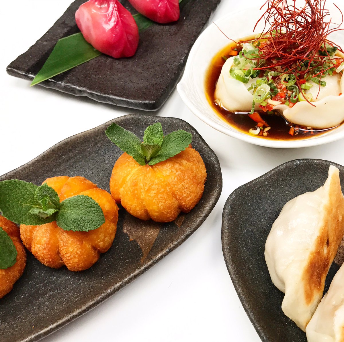 cocochanlondon's tweet photo. DIM SUM OUR HEART 💕
How cute are these duck #Pumpkin  #DimSum croquettes?! Filled with tasty #RoastedDuck &amp; spring onion. 
🥟🥟🥟
#SundaySessions #DimSumSunday  #SundayFunday
#MadeWithMeaning #Cocochan #CocochanLondon #LondonRestaurants #LondonFoodie https://t.co/jzdkNBtFUi