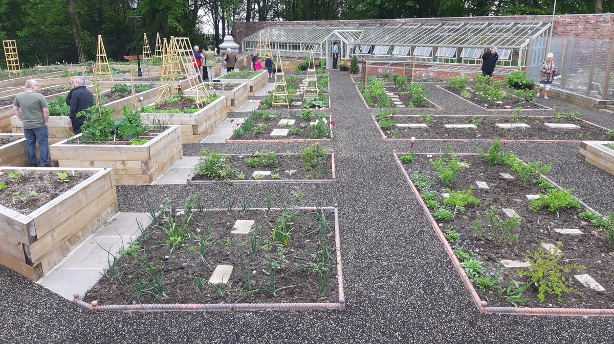 We're at our partner garden Rhyddings Park in Oswaldtwistle today.  Come and join in the fun!