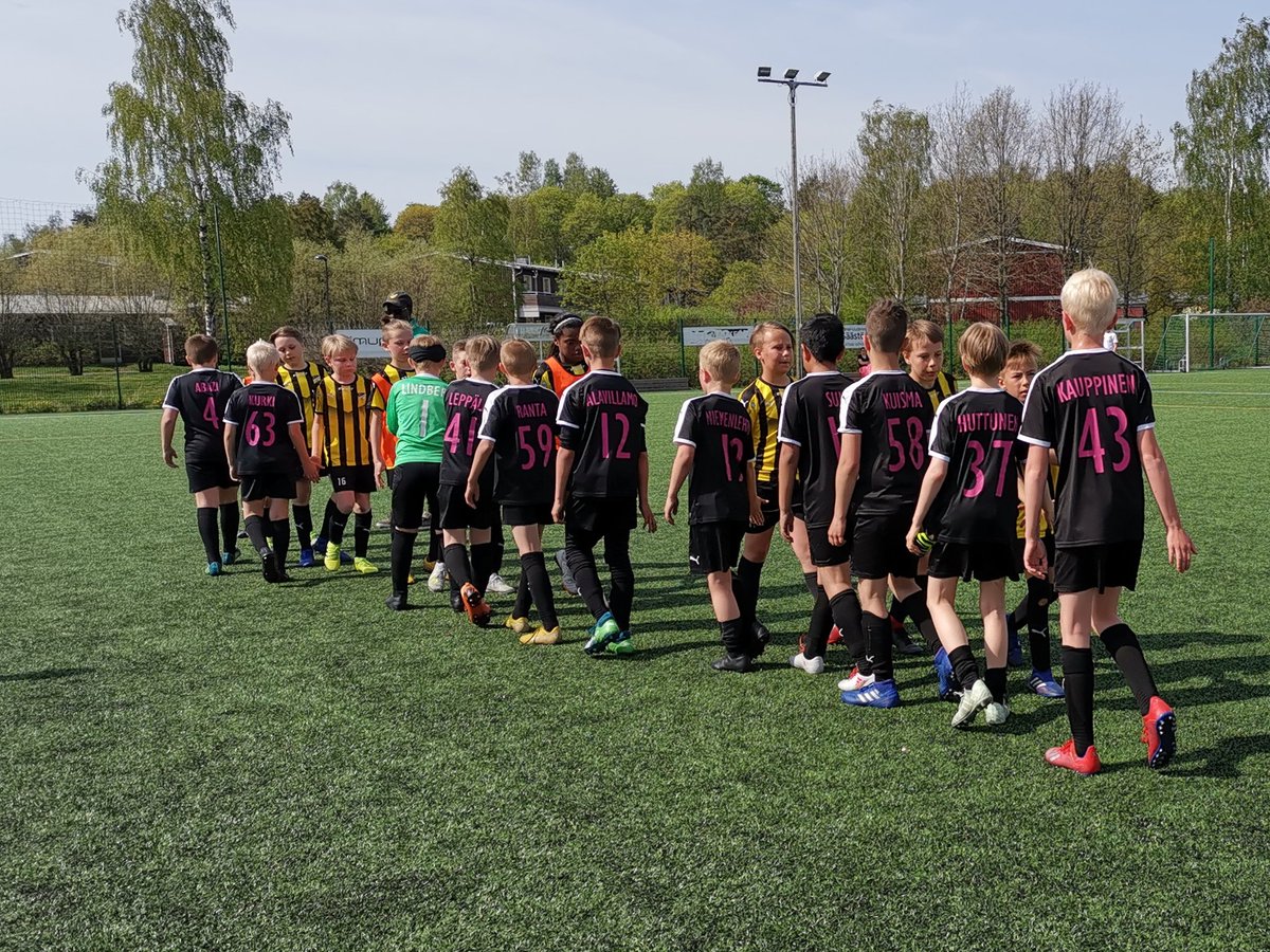 FCKP08's tweet photo. Taas mentiin piirisarjaa. Tänään vastaan asettui perinteisesti vaikea vastus @fchonka08. Paikalla mukavasti kannustusjoukkoja, jotka näkivät kovatempoisen pelin. Tällä kertaa peli päättyi meidän voittoon 4-3. #junnufutis #fckirkkonummi #Pelipäivä https://t.co/4ywwYlLUYZ