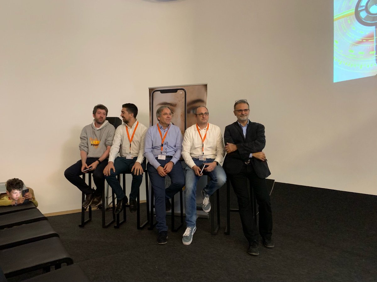 dvidalf's tweet photo. #AccentureHackathon ja apunt per les presentacions dels cinc millors equips. El jurat afilant els llàpisos @hospitalclinic https://t.co/I3cMEnRRXI