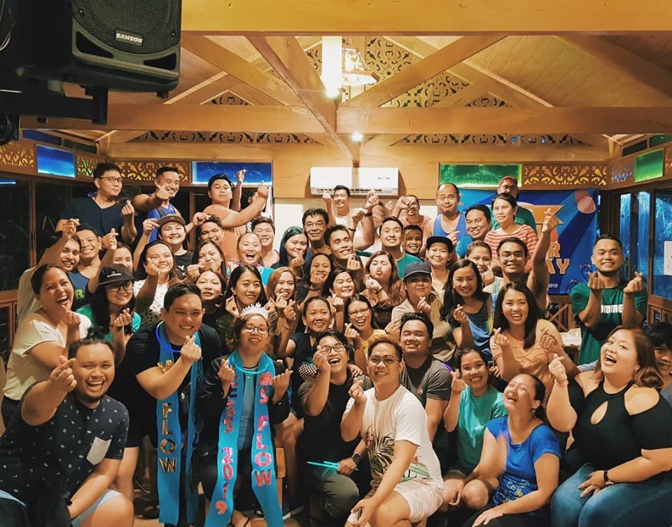 daawnut's tweet image. The luckiest and happiest to spend my weekend with them #FLOWteam