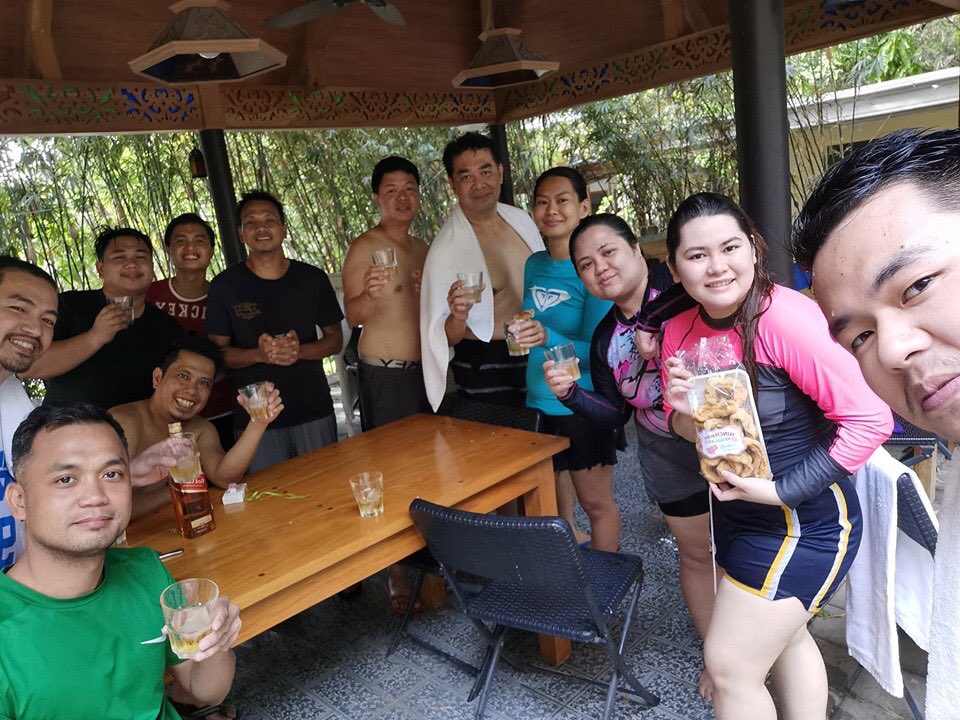 daawnut's tweet image. The luckiest and happiest to spend my weekend with them #FLOWteam