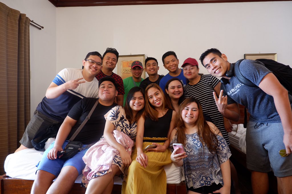 daawnut's tweet image. The luckiest and happiest to spend my weekend with them #FLOWteam