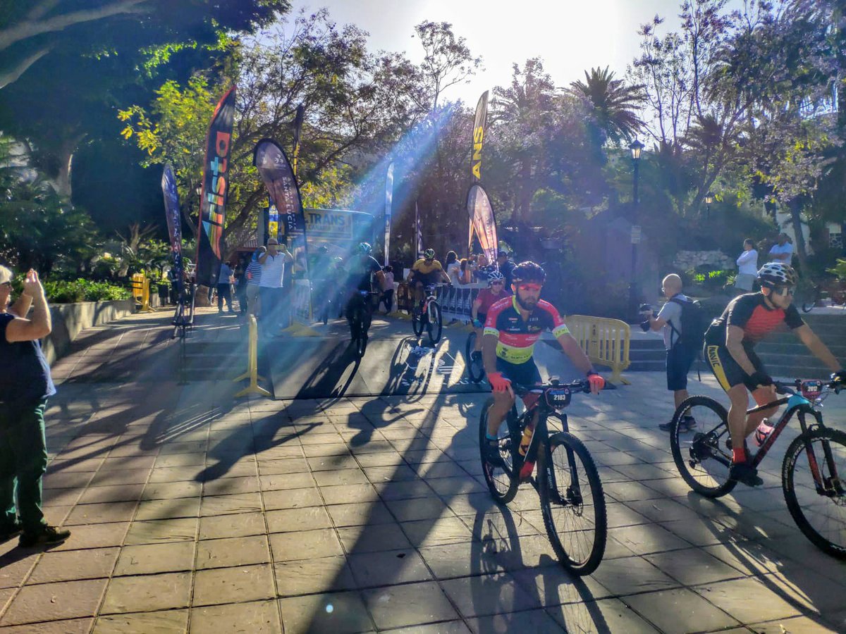 rauldepablo81's tweet photo. Salida de la modalidad Ansite de la @TransGCbike desde la Plaza de Santa Lucía.
Un año más, cientos de ciclistas de varios países disfrutarán de los senderos y barrancos de nuestro municipio 🚲🚲🚲🚲 https://t.co/KceLJ0Jhvu