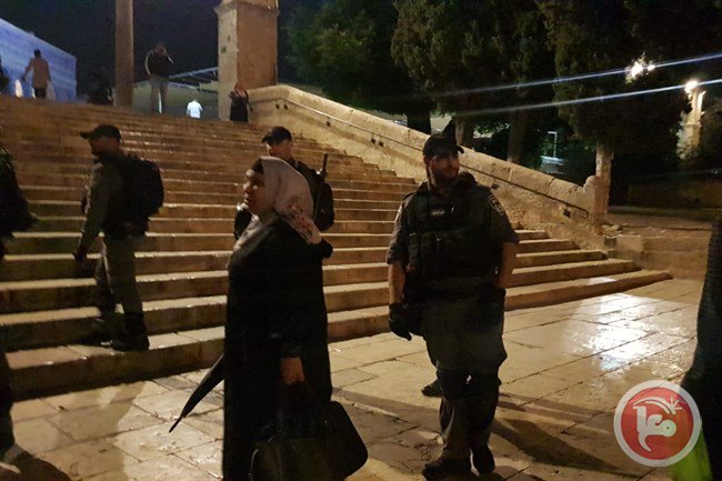 Israeli forces forcibly evict Muslim worshipers from Al-Aqsa
maannews.com/Content.aspx?i…