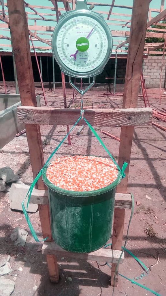 OlawaleJRFarms's tweet photo. After pilot production and good feedback from buyers- we are taking off officially at our feedmill project and our production focus for now is #LayersMash, we are open to add more poultry farmers to our clients, FREE DELIVERY to Kwara and Oyo states. #Agribusiness https://t.co/X6T3Of9M65