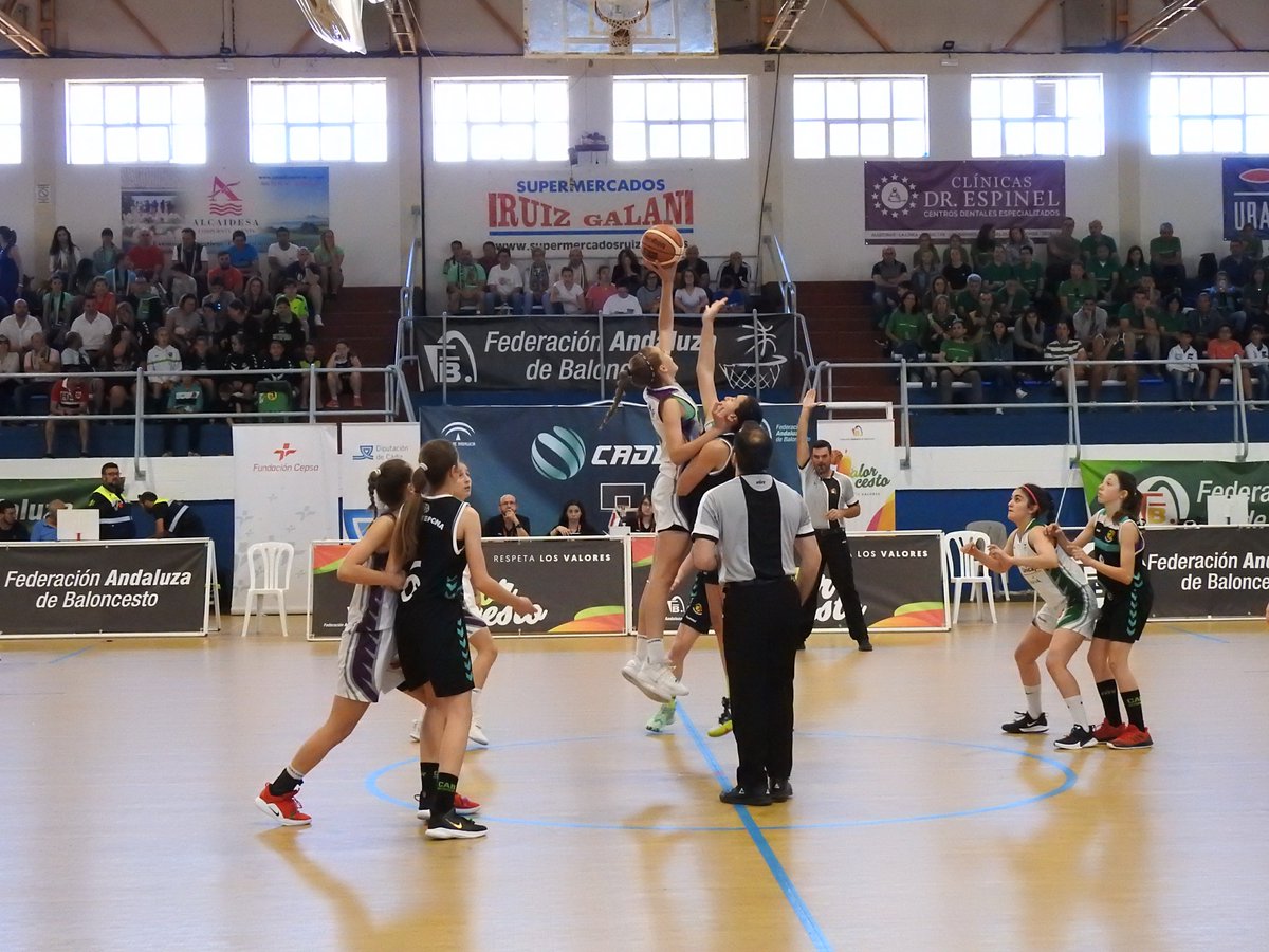 FAB_Andaluza's tweet photo. 🏆 Final #CADEBAIF19 ⛹🏻‍♀️      
🏀 @CanteraUnicajaC 🆚 @CABESTEPONA 
⏱️ 1º Cuarto; 13-19
🎥 https://t.co/Yk7kLb5wMN … …
📍 @Ayto_LaLinea @diputacioncadiz 
✅ @FAB_Malaga https://t.co/2ZInPJVEEi