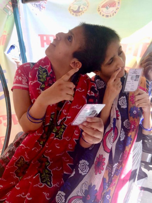 1stIndiaNews's tweet photo. #LokSabhaElections2019 #Phase7 : Conjoined sisters Saba &amp; Farah cast their votes as separate individuals with independent voting rights for the first time. #Bihar #Patna 
(Pictures courtesy- Election Commission) https://t.co/1MBcs4s5RJ