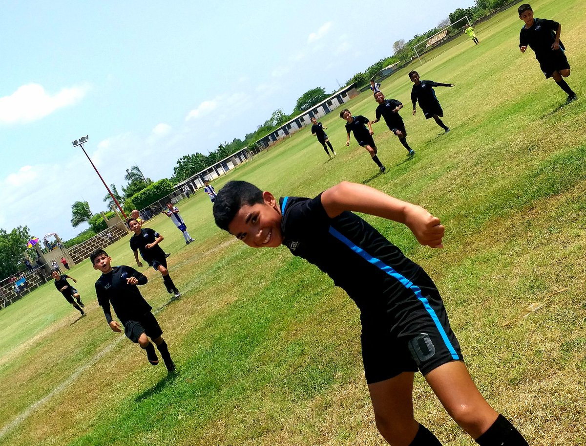 #Cantera | Images de nuestra jornada de #SerieÉlite ante Ula. Nuestras categorías destacadas de la jornada fueron las infantiles💙⚽️.