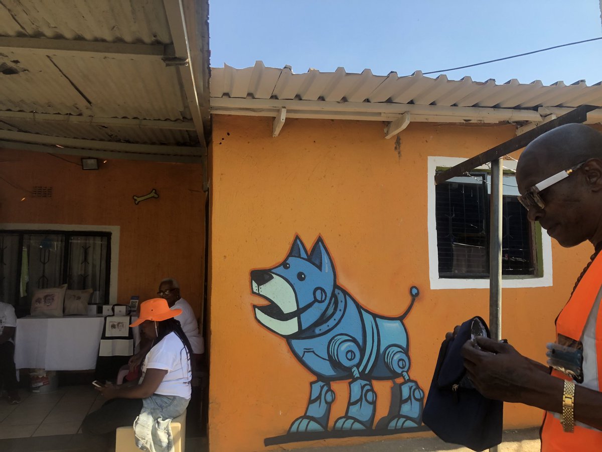 ThokoNgendane's tweet photo. @joziwalks turning townships into towns with @MabonengArts@ #Joziwalks https://t.co/ahQM8KBzL2
