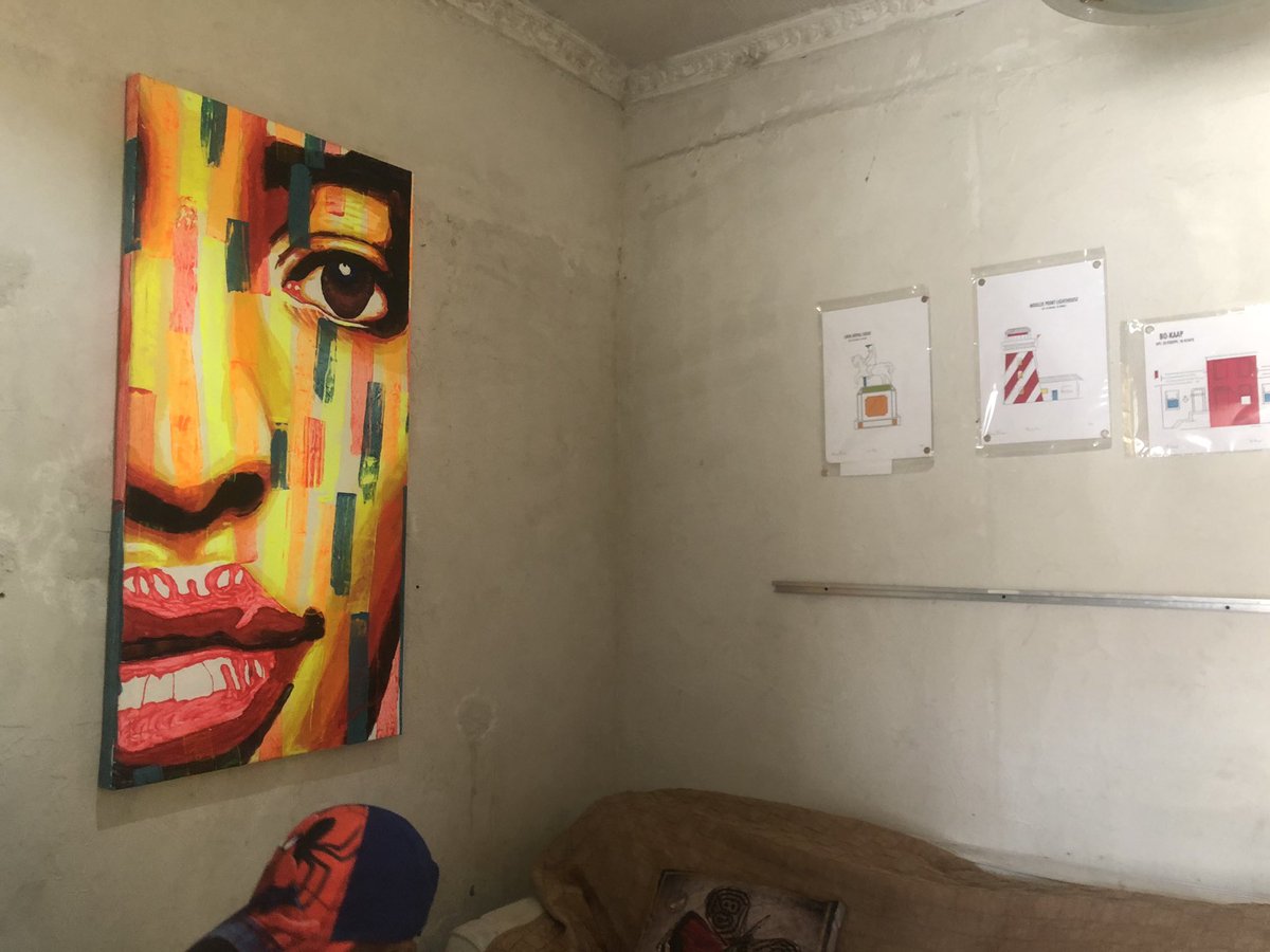 ThokoNgendane's tweet photo. @joziwalks turning townships into towns with @MabonengArts@ #Joziwalks https://t.co/ahQM8KBzL2
