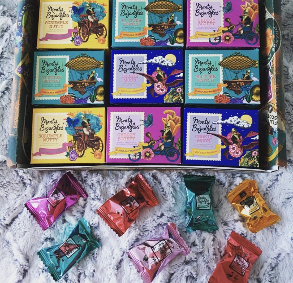 🥰 Happy Sunday, time to #treatyoself ? 😋 Have you seen our new 100 Truffle Trunk? A gift from you to you is perfectly acceptable behaviour 🤣 MontyBojangles.com
#onlinechocolates #chocolate #chocolatetruffles #orderonline #chocolateshop #chocolatebox 
#personalizedgifts