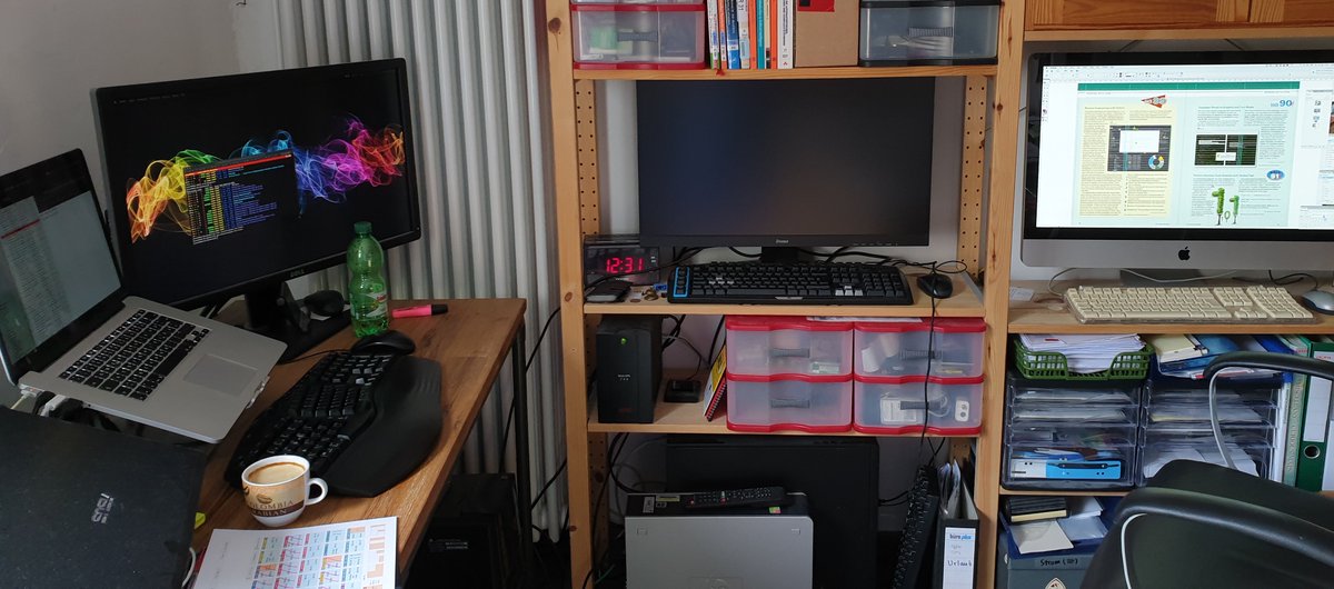 hansgeorgesser's tweet image. Just like the old #EasyLinux days: finishing touches in a magzine production, but this is for a @linux_pro special edition :)