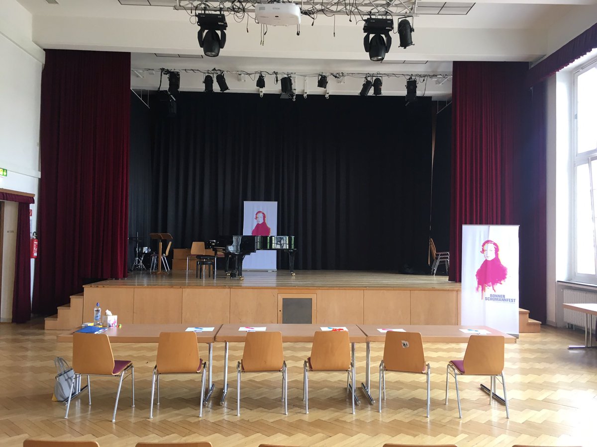 Die Bühne ist bereit für das 2. Vorsingen beim 5. Robert Schumann Gesangswettbewerb Zeig, was Du kannst! #BonnerSchumannfest #zeigwasdukannst