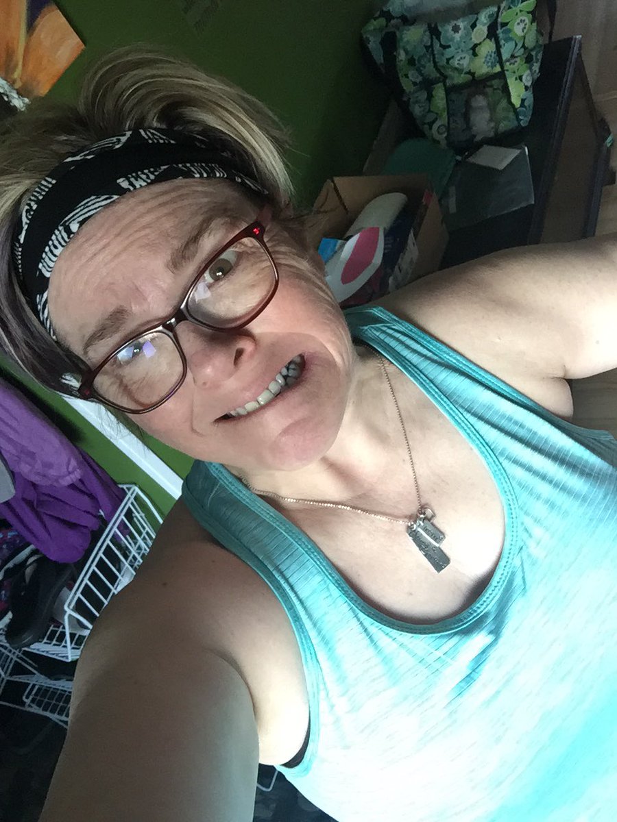 mjmkindercrew's tweet photo. It's not pretty but I'm ready! Student Council 5k today. #bestudentcouncil #particpatingnotrunning #spring5k https://t.co/bQ9Wx3Wvu4