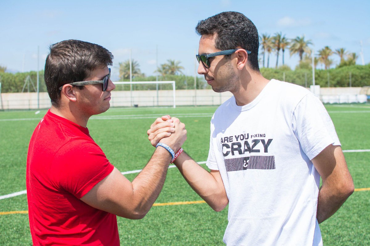 CrazyCrewStore's tweet photo. 💪🏻 LA UNIÓN HACE LA FUERZA 💪🏻

🔴 Crazy pulsera ROJA

🔵 Crazy pulsera AZUL

😎 Black Redemption

😎 Green Beast

👕 ARE YOU CRAZY ⚪️

🔻🔻🔻🔻🔻🔻🔻
https://t.co/TrI0INnpgC

📸 @geraxtreme &amp; @thejap16 https://t.co/gC3tnz5kTL