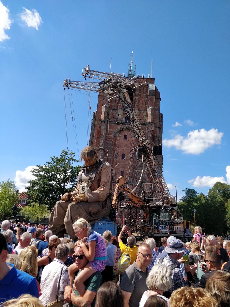 Ja en Leeuwarden heeft Reuze-ervaring, grootse hallen en directe verbindingen met Schiphol, 050, 010 en veel hotelcapaciteit